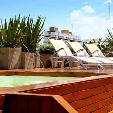 Azur Hotel & Spa Hotels near Plaza San Martin