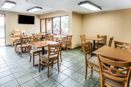 Quality Inn St Augustine Outlet Mall Отели рядом с достопримечательностью «St. Augustine Premium Outlets»