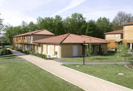 Appart'Hotel Garden & City - Marcy L'Etoile - Housity