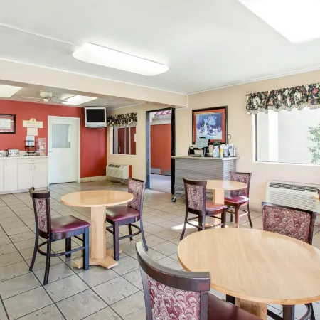 Motel 6 Fresno, CA - Yosemite Hwy