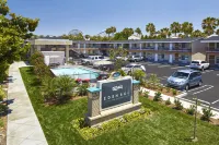 Eden Roc Inn & Suites Anaheim - Motels