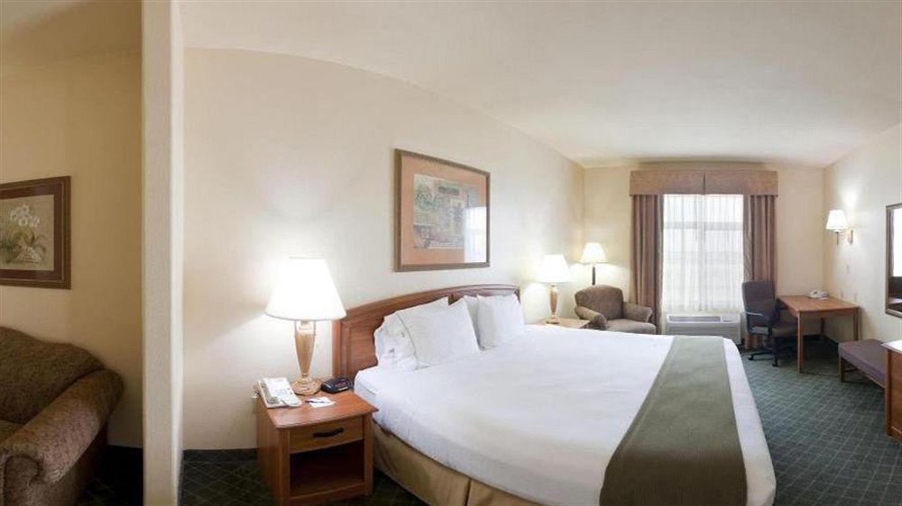 Holiday Inn Express Hotel and Suites Bastrop, an Ihg Hotel