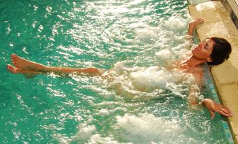 Alma Del Lago Suites & Spa