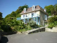 St Maur