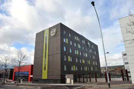 B&B Hotel Paris le Bourget Отели рядом с достопримечательностью «Chapelle Notre-Dame-de-l'Étoile de Bobigny»