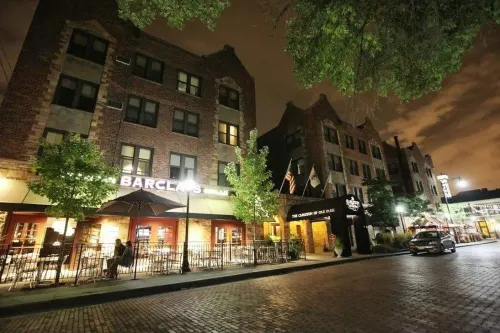 Carleton of Oak Park Hotels in Broadview