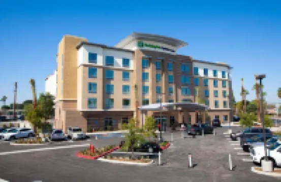 ホリデイ イン エクスプレス & スイーツ アナハイム リゾート エリア by IHG アナハイムのホテル