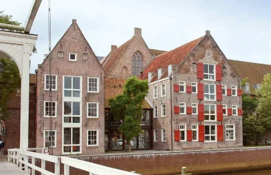 茲沃勒美居酒店