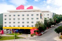 Comfort Inn Monterrey Valle Hotels near Plaza ADRIANA