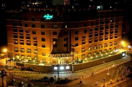 Four Points by Sheraton Lahore Отели рядом с достопримечательностью «Зоопарк Лахор»