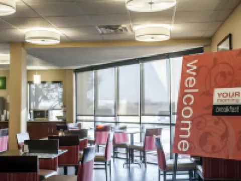 Quality Inn & Suites Near St Louis and I-255 Hotels in St. Clair County