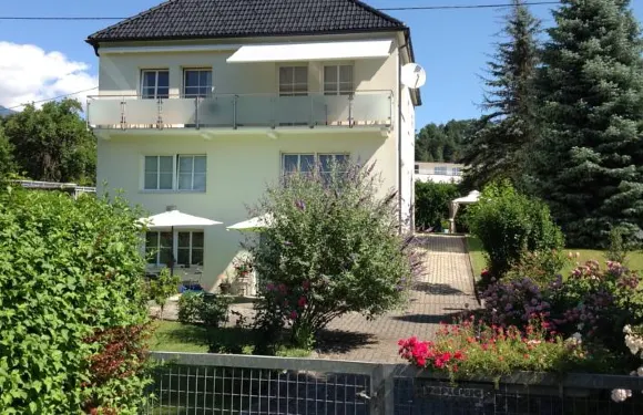 豪斯伊麗莎白旅館