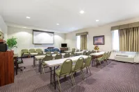 컴포트 인 & 스위트 리버턴