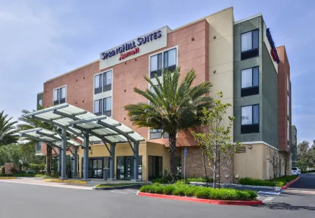SpringHill Suites Irvine John Wayne Airport / Orange County Отели рядом с достопримечательностью «Университет Калифорния, Ирвайн Дивижен оф Контининг Эдьюкейшен»