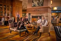 Fairmont Chateau Whistler - bar
