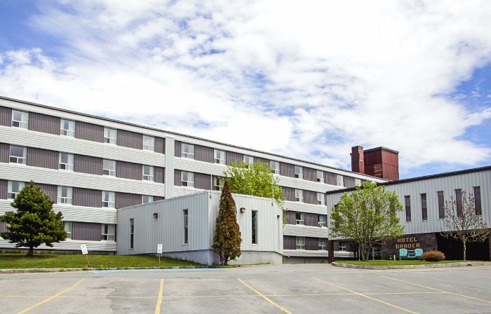 Quality Hotel & Suites