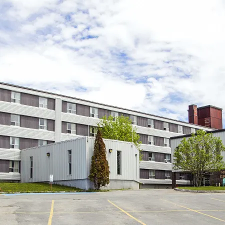 Quality Hotel & Suites