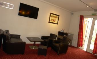 Brit Hotel le Cottage le Mans Sud