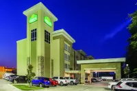 La Quinta Inn & Suites by Wyndham West Monroe Hotels in West Monroe