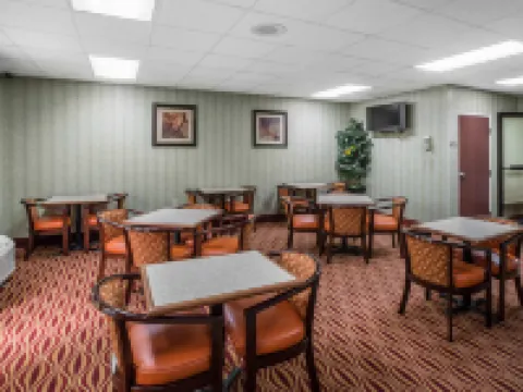 Comfort Inn & Suites Hotels in Experiment