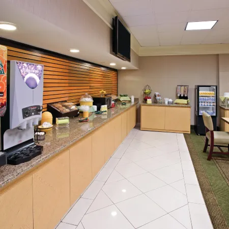 La Quinta Inn & Suites by Wyndham Kingsport TriCities Airpt