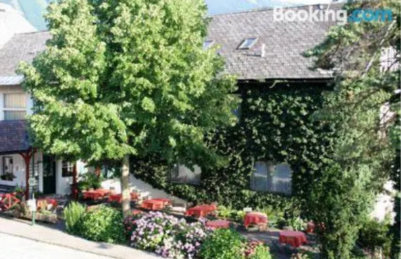 阿赫勒教堂酒店