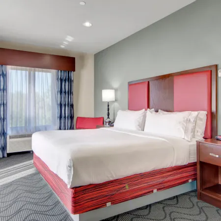 Holiday Inn Express & Suites OKLAHOMA CITY NORTH by IHG Отели рядом с достопримечательностью «Ипподром «Ремингтон Парк»»