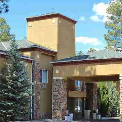 GreenTree Inn & Suites Pinetop Hotel Exterior