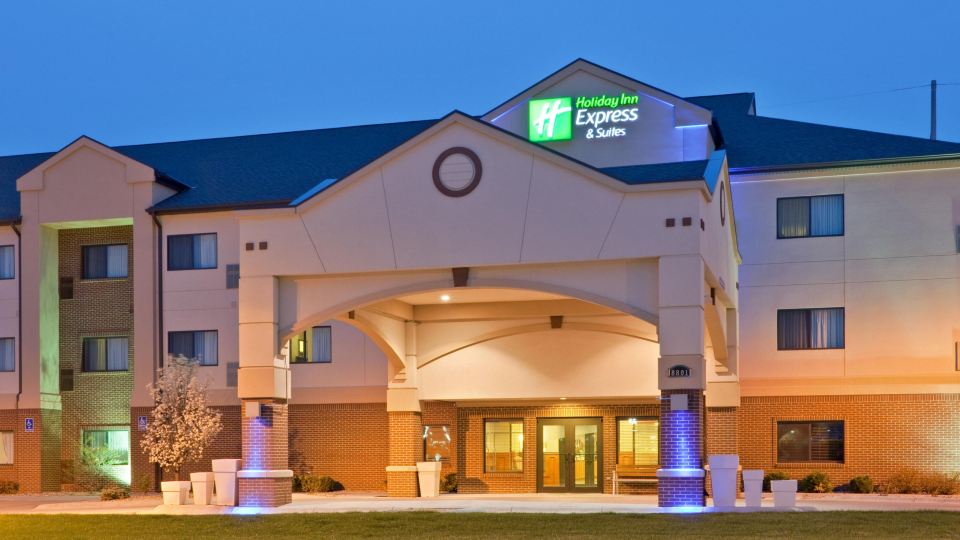Holiday Inn Express & Suites LINCOLN SOUTH by IHG