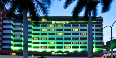 Holiday Inn Port of Miami-Downtown Отели рядом с достопримечательностью «Портмайами»