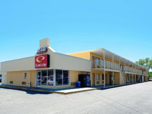 Econo Lodge Airport