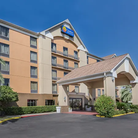 Comfort Inn Southwest Fwy at Westpark Отели рядом с достопримечательностью «Торговый центр Plazamericas»