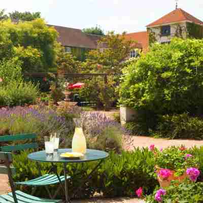 Le Manoir De Gressy Hotel Exterior