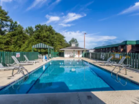 Quality Inn & Suites Hotels in Toombs County