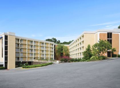 Days Inn by Wyndham Birmingham Vestavia Hills