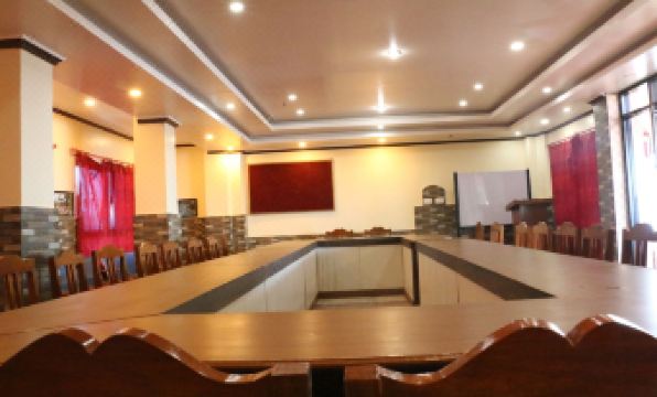 Hotel Crown - Housity