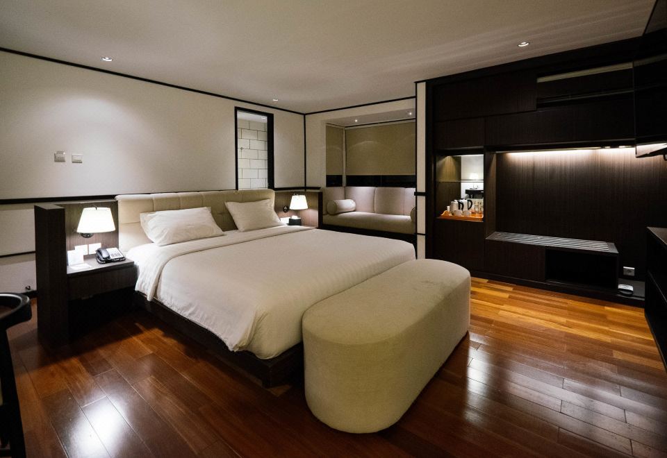 Namin Dago Hotel Over view