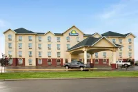 Days Inn by Wyndham Dawson Creek Hotel dekat Walter Wright Pioneer Village