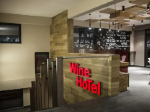 Wine Hotel Chisinau โรงแรมในคีชีเนา