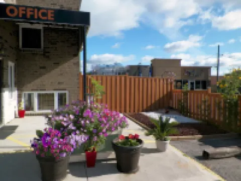 Sunparlor Motel Hotels in Leamington