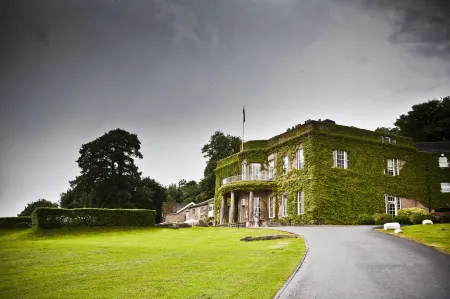 Wood Hall Hotel & Spa Отели в г. Уэзерби