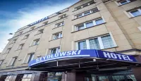 Hotel Szydłowski Hotels near Gunter Grass and Oskar Matzerath Monument