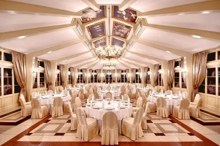 Pałac Tłokinia Отели в г. Калиш