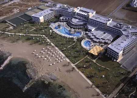 Constantinou Bros Athena Beach Hotel