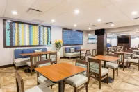 Wingate by Wyndham Convention Ctr Closest Universal Orlando - فطور