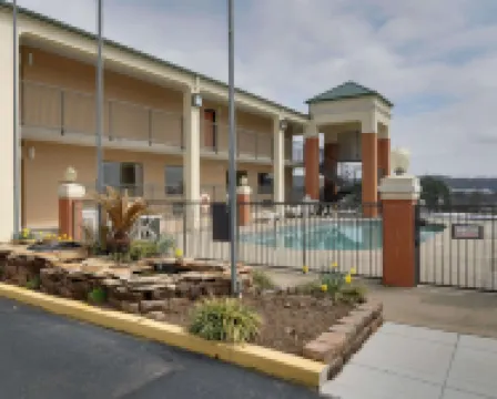Quality Inn & Suites Clarksville