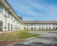 Days Inn by Wyndham Barrie Hotels near Aerie Store
