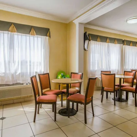 Quality Inn Evansville Eastland Area