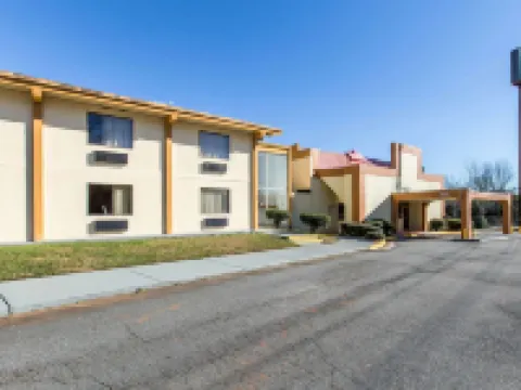 Travelodge by Wyndham Forsyth Hoteles en Forsyth