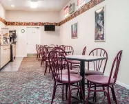 Econo Lodge Jefferson City - breakfast